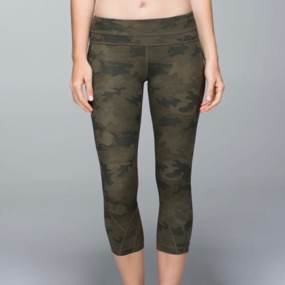 Lululemon Savasana Camo Crop - Picture 2 of 4